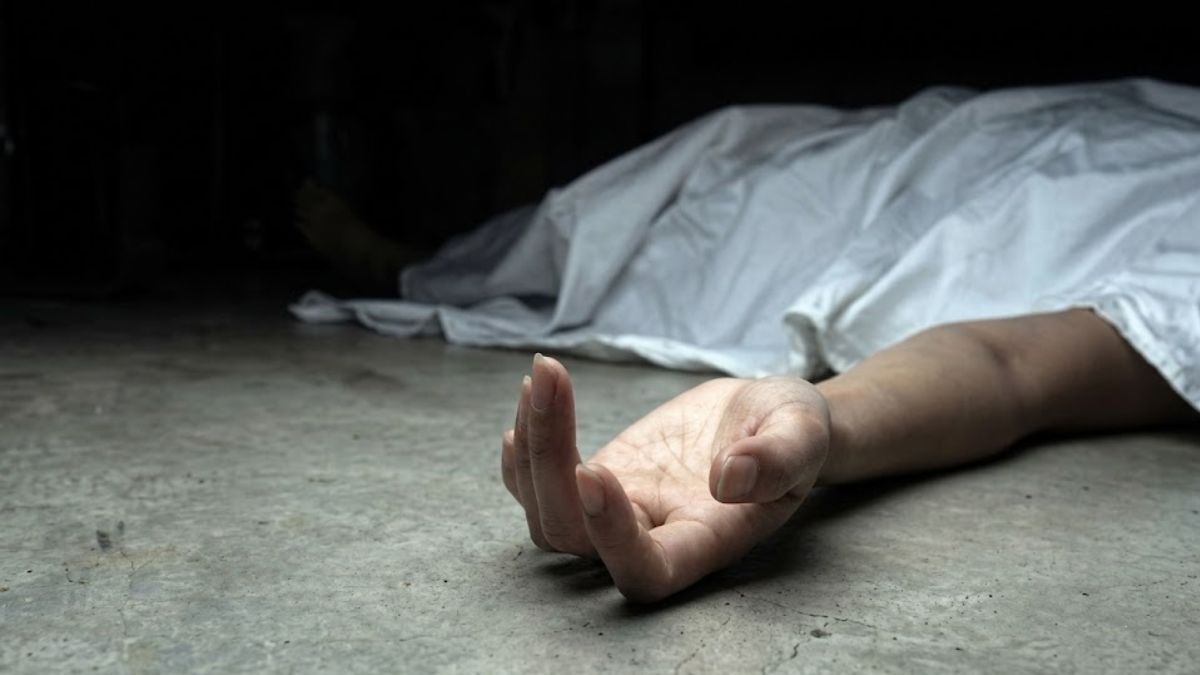 CG Crime News: BPCL कर्मचारी का घर में मिला शव, कलाई की नस कटी हुई मिली, इलाके में फैली सनसनी