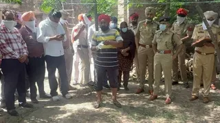 जालंधर: 5 महीने से लापता व्यक्ति की हत्या का सनसनीखेज खुलासा, आरोपी के घर में 6 फीट गहरे गड्ढे से मिला शव