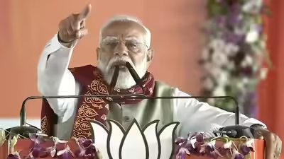 बंगाल में पीएम मोदी का ममता सरकार पर बड़ा हमला, बोले- TMC ने युवाओं के सपने कुचले, इनकी तुष्टिकरण की नीति; आरजी कर रेप पीड़िता की मां बोलीं- जबतक न्याय नहीं मिलेगा कंघी नहीं करूंगी