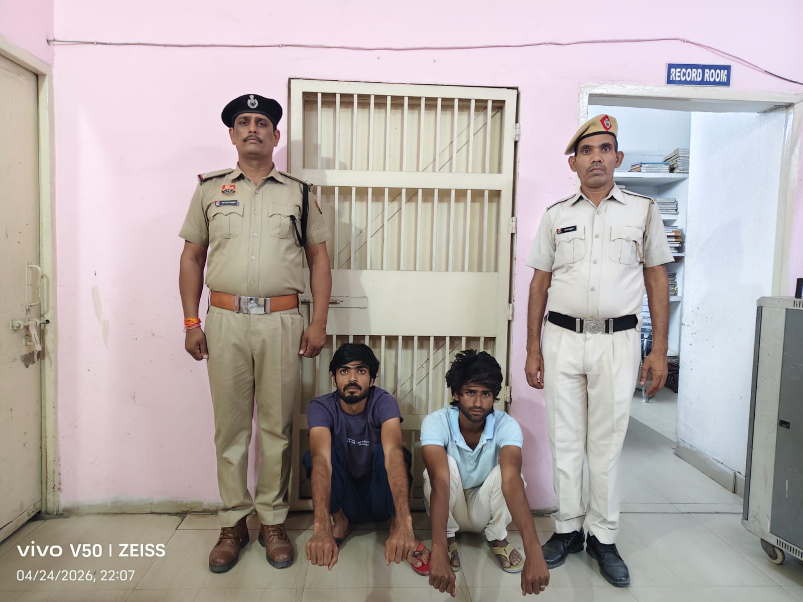 अवैध हथियारों के साथ दो आरोपी गिरफ्तार, एक दिन के पुलिस रिमांड पर भेजे गए