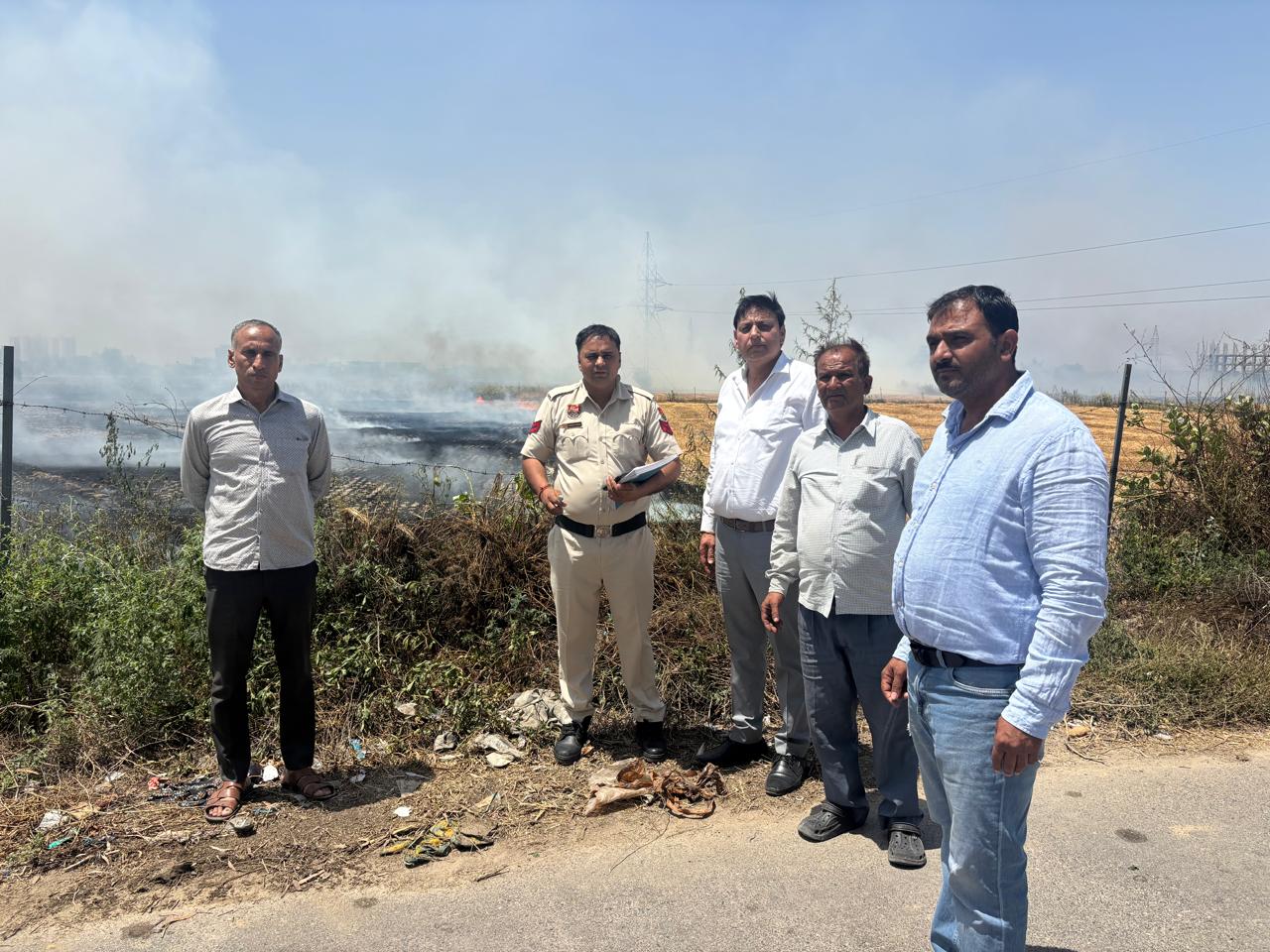 पराली जलाने पर सख्ती तेज, किसानों से मिट्टी की सेहत सुधारने की अपील