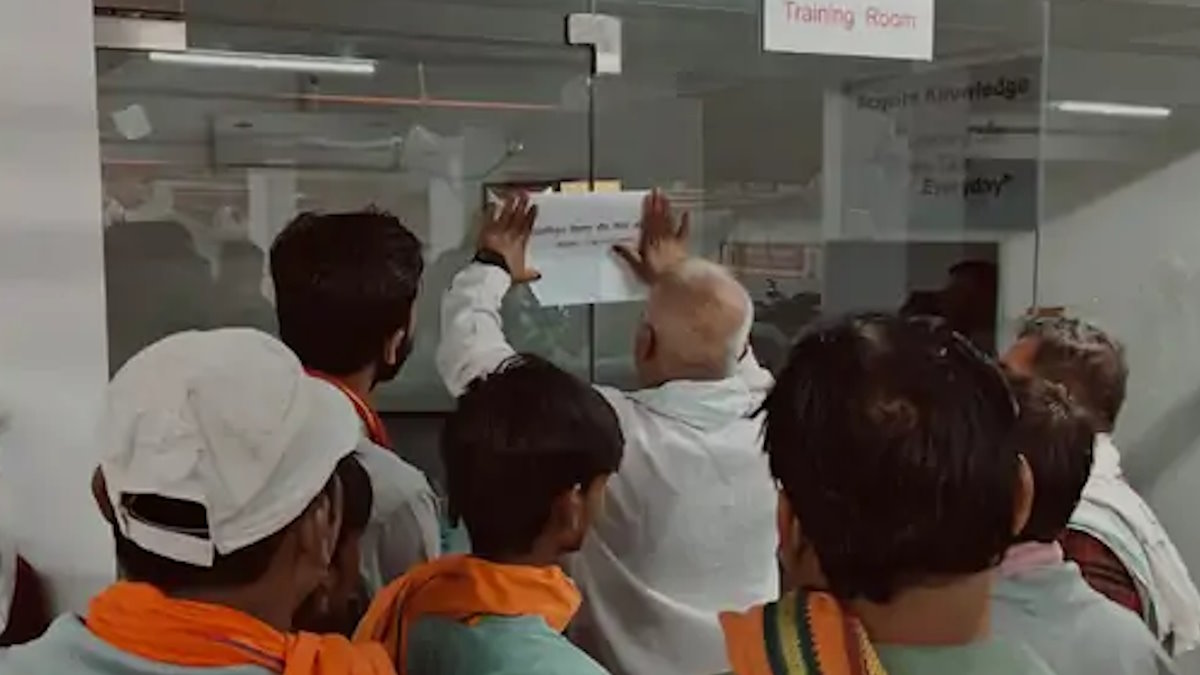 Bilaspur News: पार्किंग में बाइक सर्विसिंग तो कहीं गोदाम-दुकान, मौसाजी स्वीट्स सहित तीन प्रतिष्ठानों की पार्किंग सील