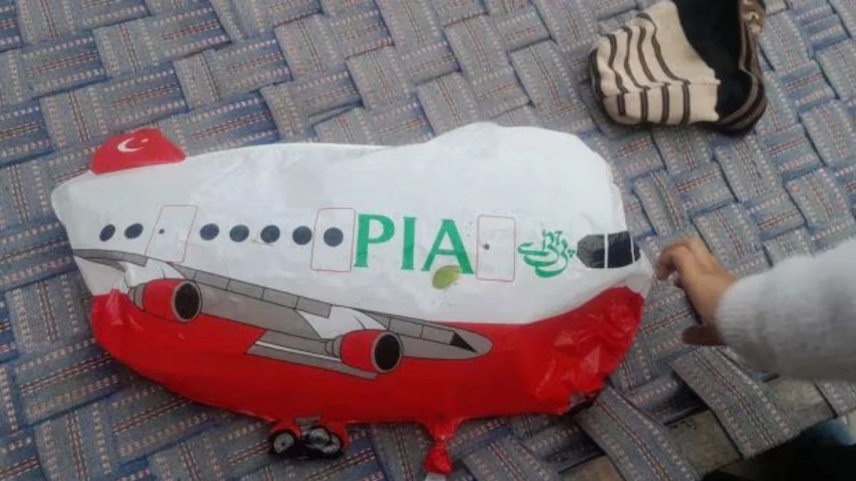 हरियाणा-राजस्थान सीमा पर मिला संदिग्ध गुब्बारा, ‘PIA’ और पाकिस्तान के चिन्ह से गांव में मची हलचल