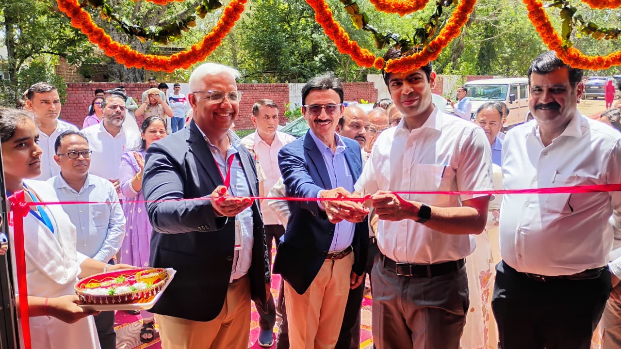 जीवन के उत्थान में सबसे महत्वपूर्ण है शिक्षा : डीसी