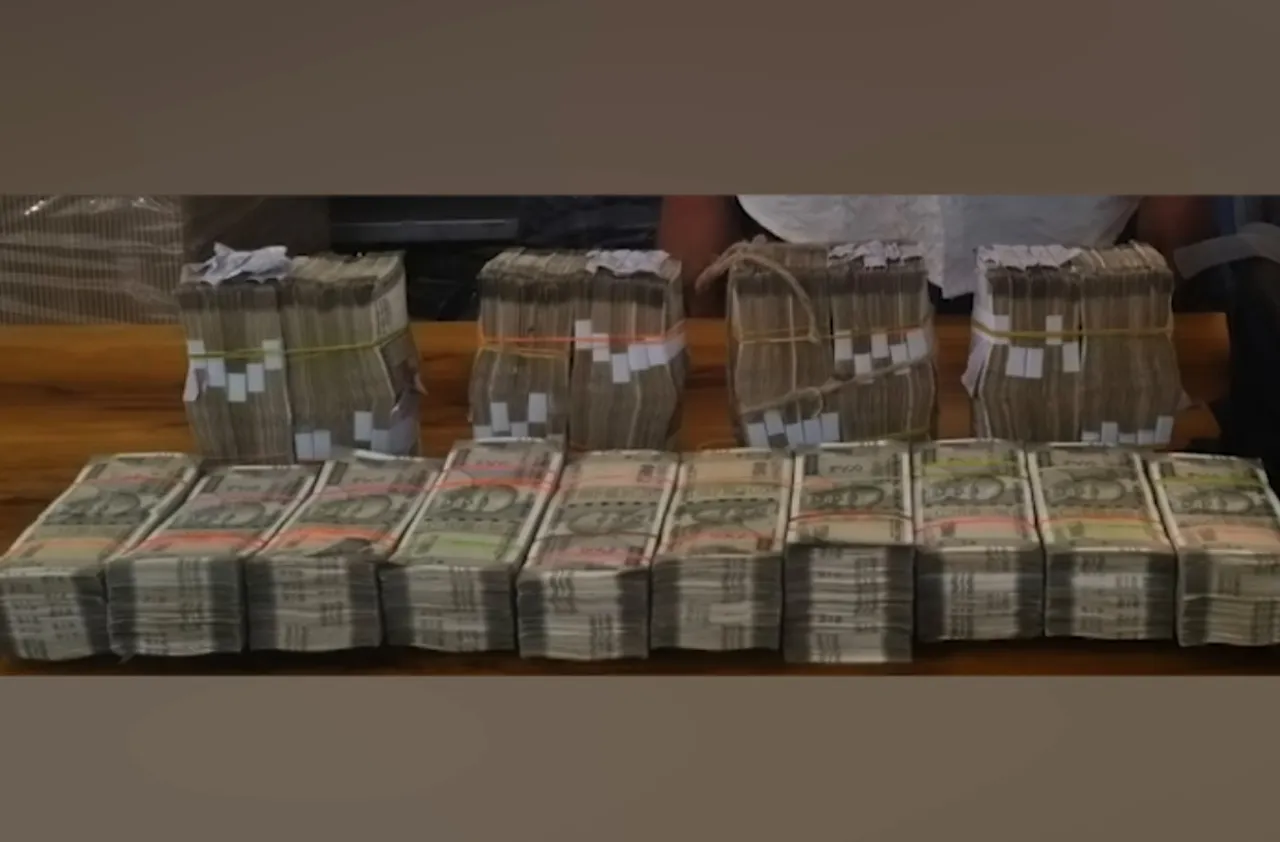 चुनावी माहौल में केसिंगा स्टेशन पर 40 लाख कैश बरामद, युवक की कहानी पर उठे सवाल