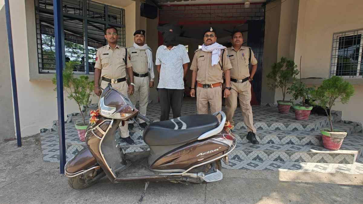 स्कूटी चोर का ‘एंबुलेंस प्रेम’: शौक के लिए चुराता था गाड़ियां, Ambulance को बना रखा था फ्री टैक्सी 