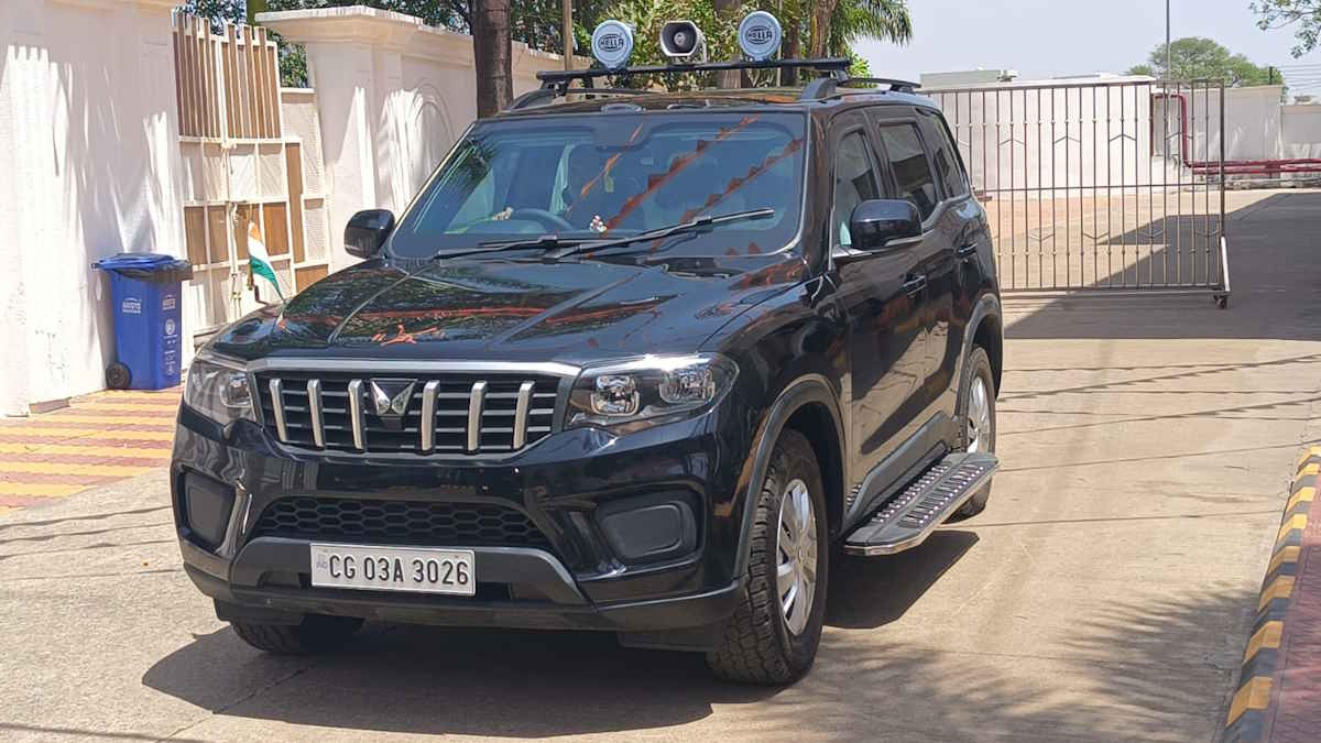 बदल गई सीएम की गाड़ी, फार्च्यूनर की जगह अब विशुद्ध हिन्दुस्तानी ‘स्कॉर्पियो’ की कर रहे सवारी…