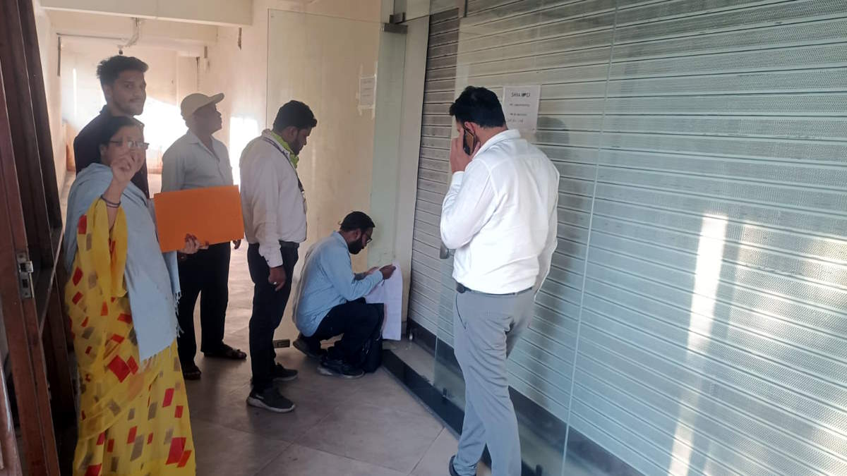 रायपुर नगर निगम की सख्ती, सालों से बकाया अदा नहीं करने पर ने दुकानों को किया सील, चार बकायादारों ने किया भुगतान…