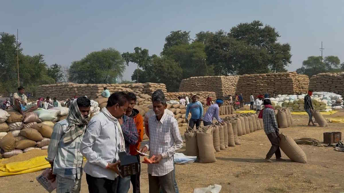 सहकारी समिति के कर्ता-धर्ताओं का कमाल, सहकारी बैंक के नियमों को ताक पर रखकर निकाले लाखों रुपए, ऑडिट अफसर ने दे दी मौखिक क्लीन चिट, नहीं सौंपा जांच प्रतिवेदन…