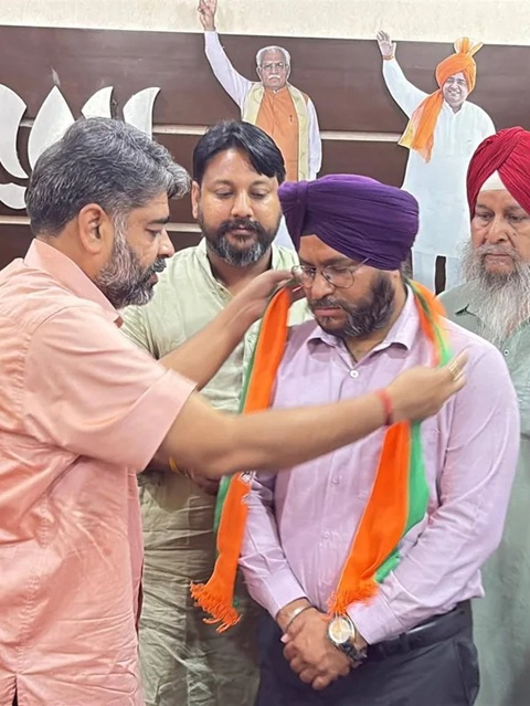 अंबाला नगर निगम चुनाव: कांग्रेस को बड़ा झटका, वार्ड-5 प्रत्याशी अमन उप्पल नामांकन वापस लेकर BJP में शामिल