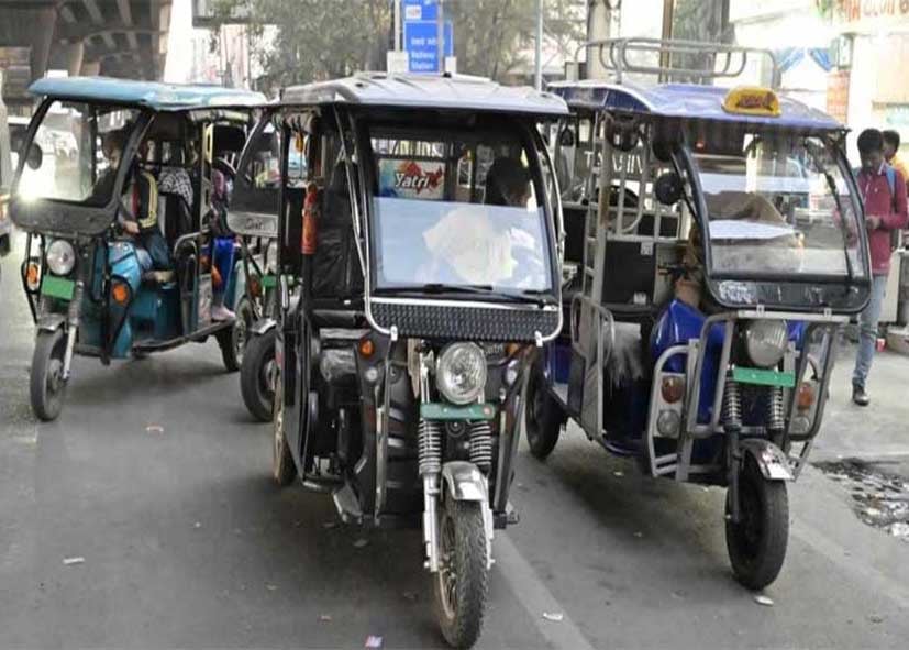 दिल्ली में ई-रिक्शा पर लगेगी लगाम! EV पॉलिसी 2.0 में संख्या तय करने की तैयारी