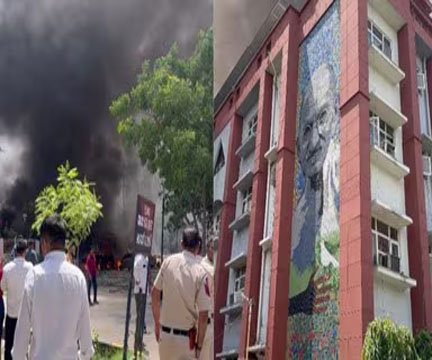 दिल्ली के अशोक नगर थाना में भीषण आग; MLA ने फायर रिस्पॉन्स पर उठाए सवाल, जांच जारी
