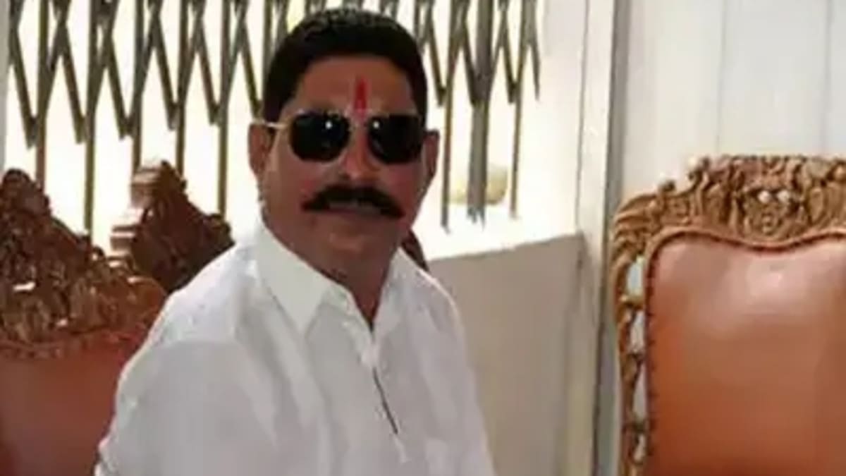 बाहुबली अनंत सिंह और उनके ‘चाणक्य’ मास्टर कार्तिक की राहें क्या जुदा हो गईं? बेटी की सगाई से ‘छोटे सरकार’ की दूरी ने बढ़ा दी सियासी तपिश