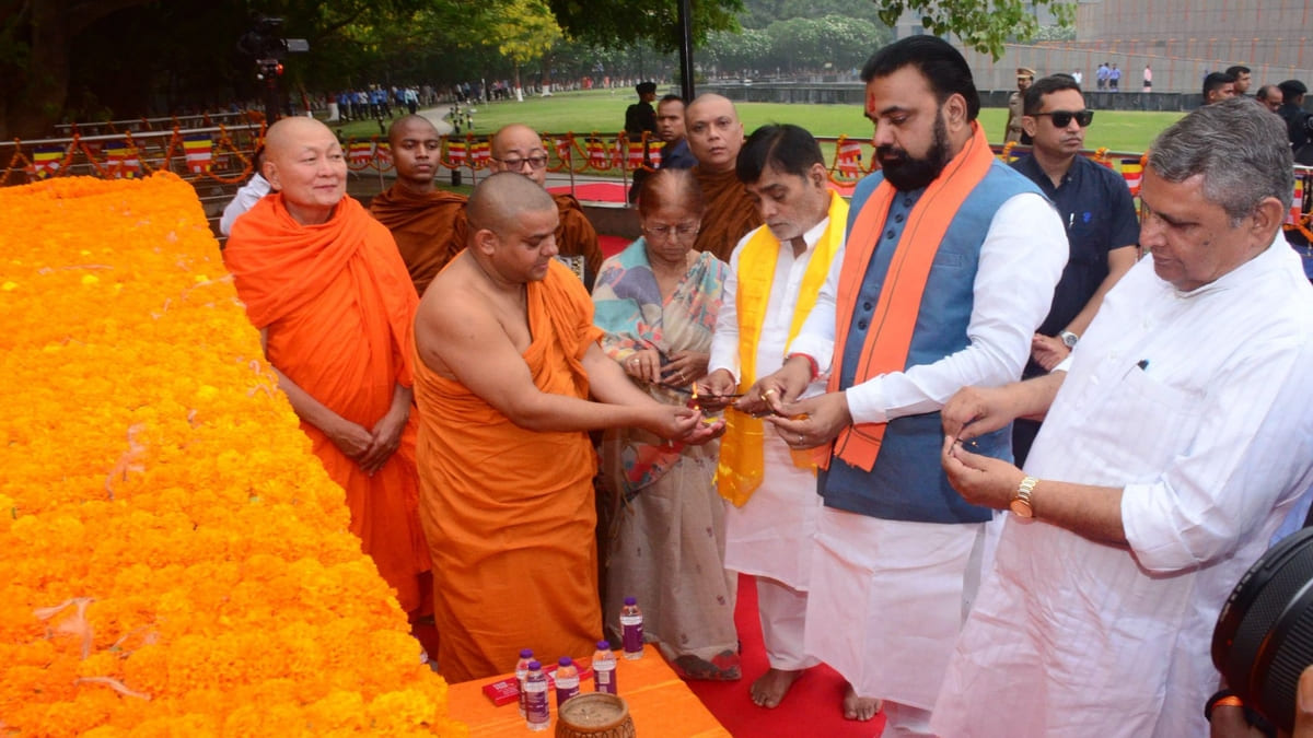 ​बुद्ध जयंती पर पटना के स्मृति पार्क पहुंचे CM सम्राट चौधरी, गया और नालंदा का भी दौरा, कानून-व्यवस्था पर विरोधियों को घेरा