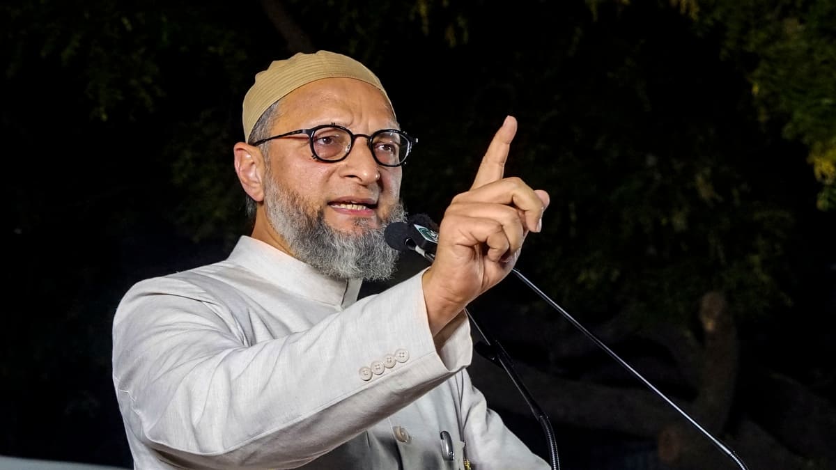 ​’क्या मुसलमानों को भारत में रहने का हक नहीं?’ – ट्रेन में मौलाना की संदिग्ध मौत पर ओवैसी का सरकार से सवाल