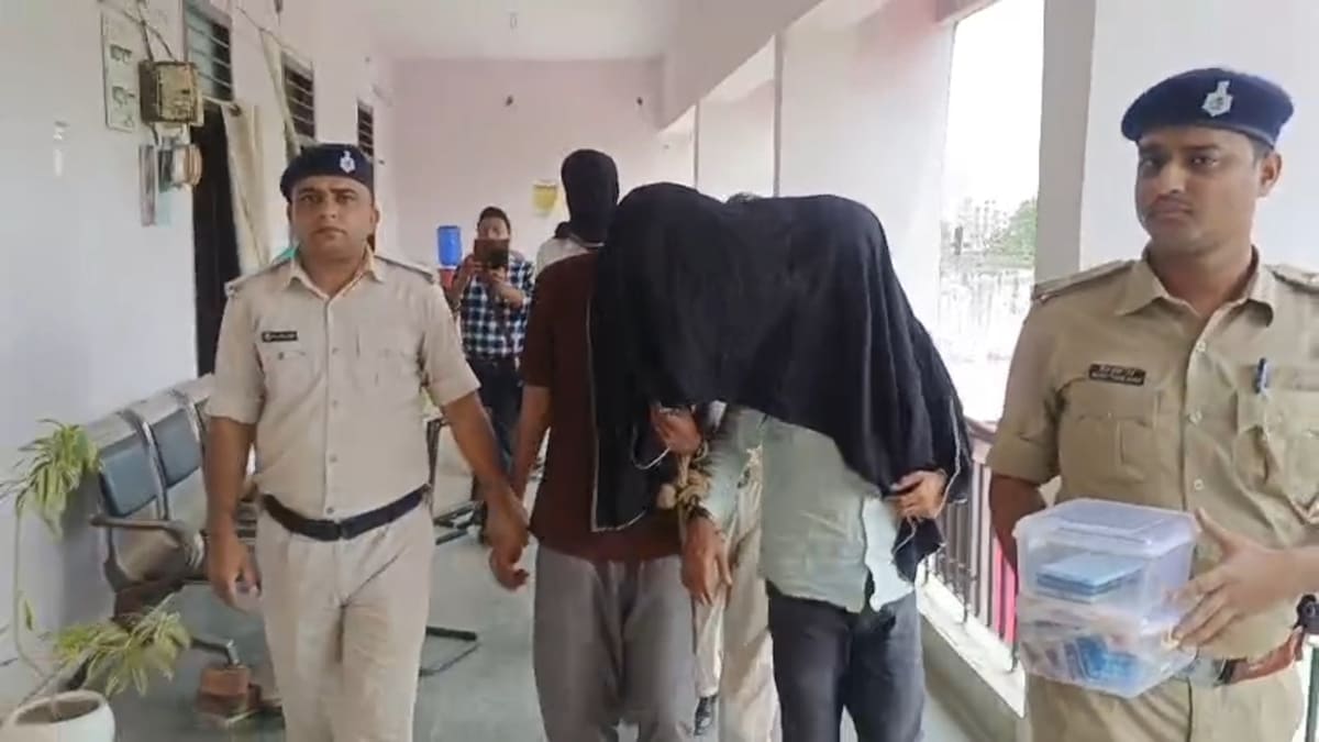 ​डॉक्टर बनने का शॉर्टकट पड़ा भारी, नीट सॉल्वर गैंग के 3 गुर्गे गिरफ्तार