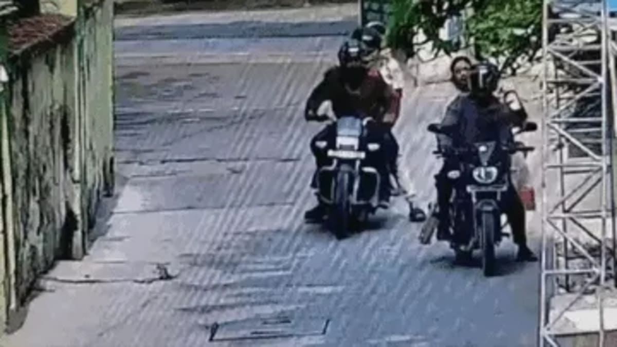 नर्सिंग स्टाफ पति-पत्नी से दिनदहाड़े लूट: लूटी गई चेन बरामद, तीसरा आरोपी अब भी फरार CCTV की मदद से दो गिरफ्तार