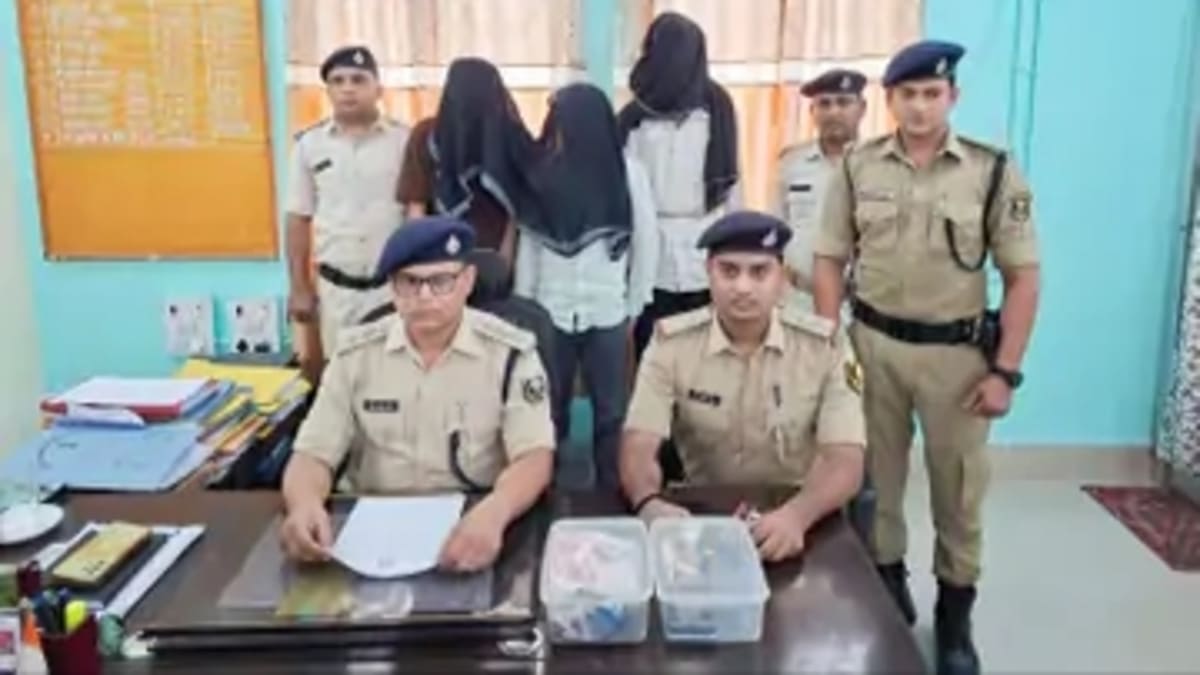 NEET परीक्षा में सॉल्वर गैंग का बड़ा खुलासा: 60 लाख में बिक रही थी एक सीट, मुजफ्फरपुर समेत कई जिलों से 4 और गिरफ्तार