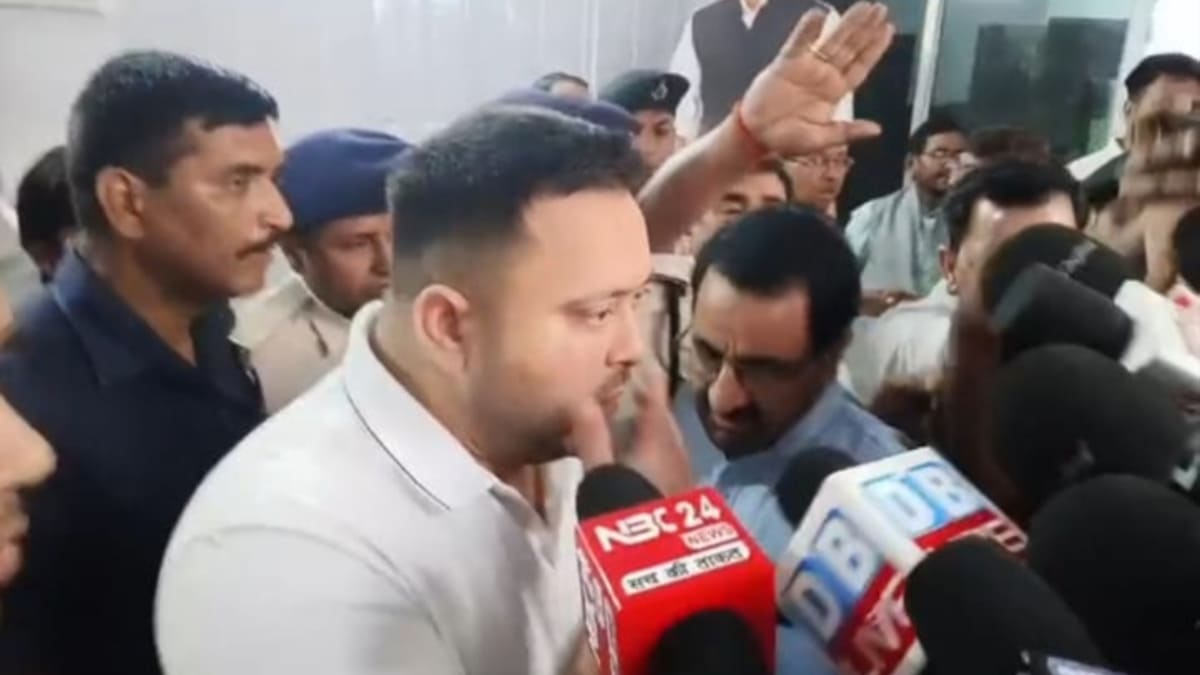 कैबिनेट विस्तार के बीच आवास को लेकर भी छिड़ी जंग, तेजस्वी बोले- सारे बंगले मुख्यमंत्री आवास बना लो, फर्क नहीं पड़ता