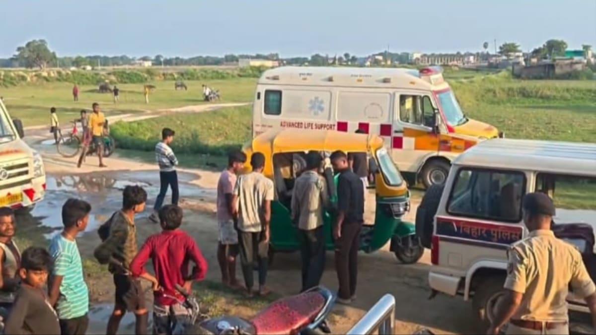 भस्ती दरगाह के पास दो बाइकों की भीषण टक्कर, दो युवकों की मौत, एक गंभीर