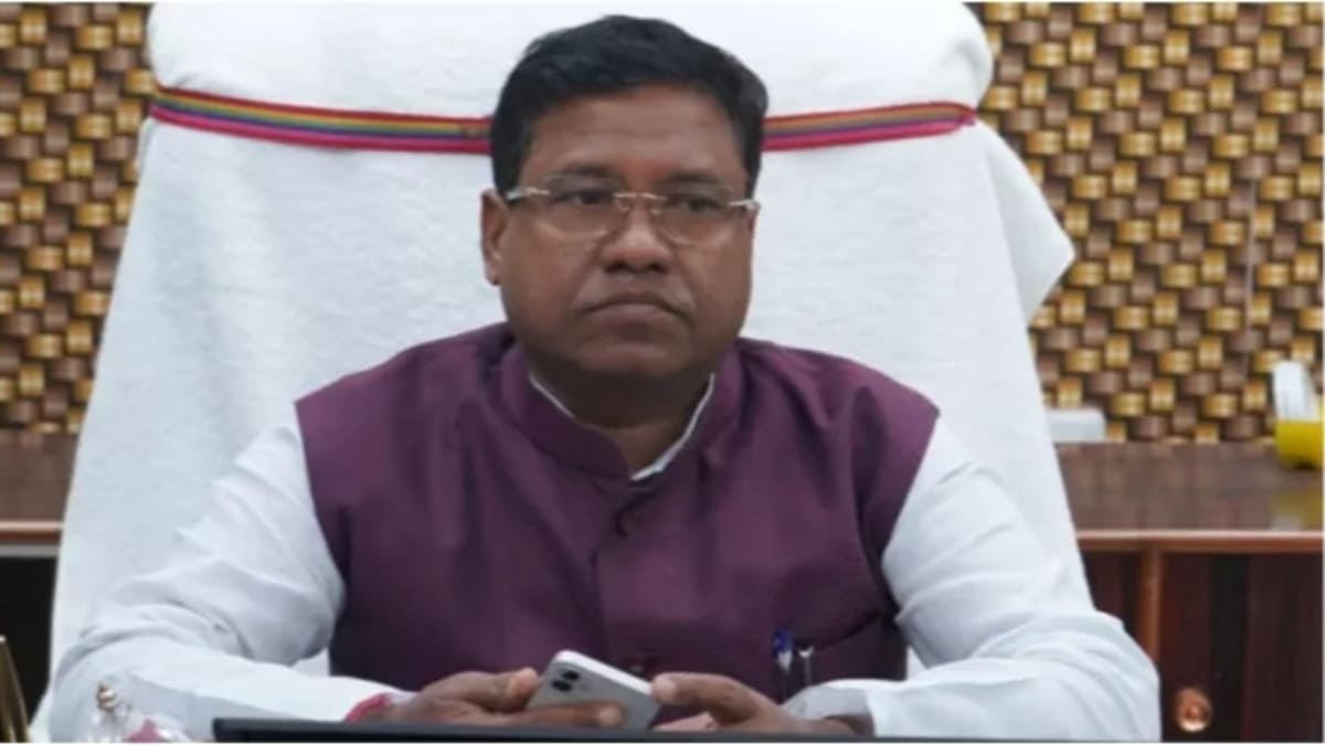 ​तीसरी बार मंत्री बने संतोष सुमन: जानिए ‘हम’ अध्यक्ष के प्रोफेसर से पावरफुल राजनेता बनने की पूरी कहानी