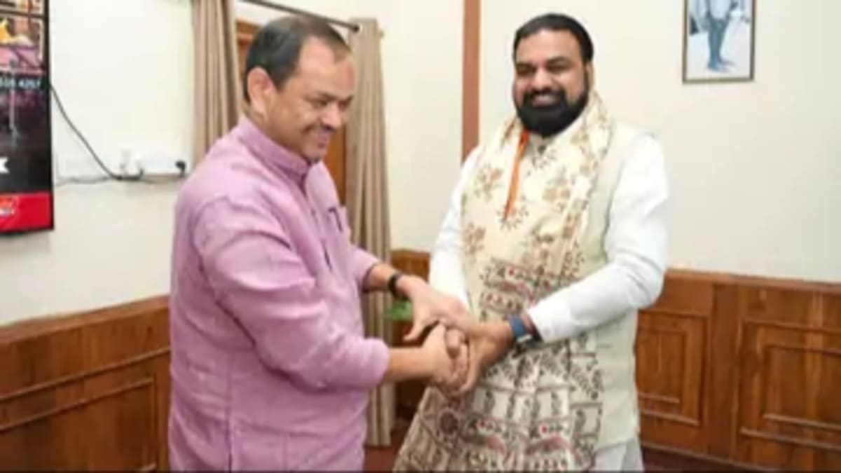 ​RJD के ‘बागी’ से कैबिनेट के ‘मंत्री’ तक: जानें कौन हैं बुलो मंडल, जिन्होंने शाहनवाज हुसैन को हराकर चौंकाया था