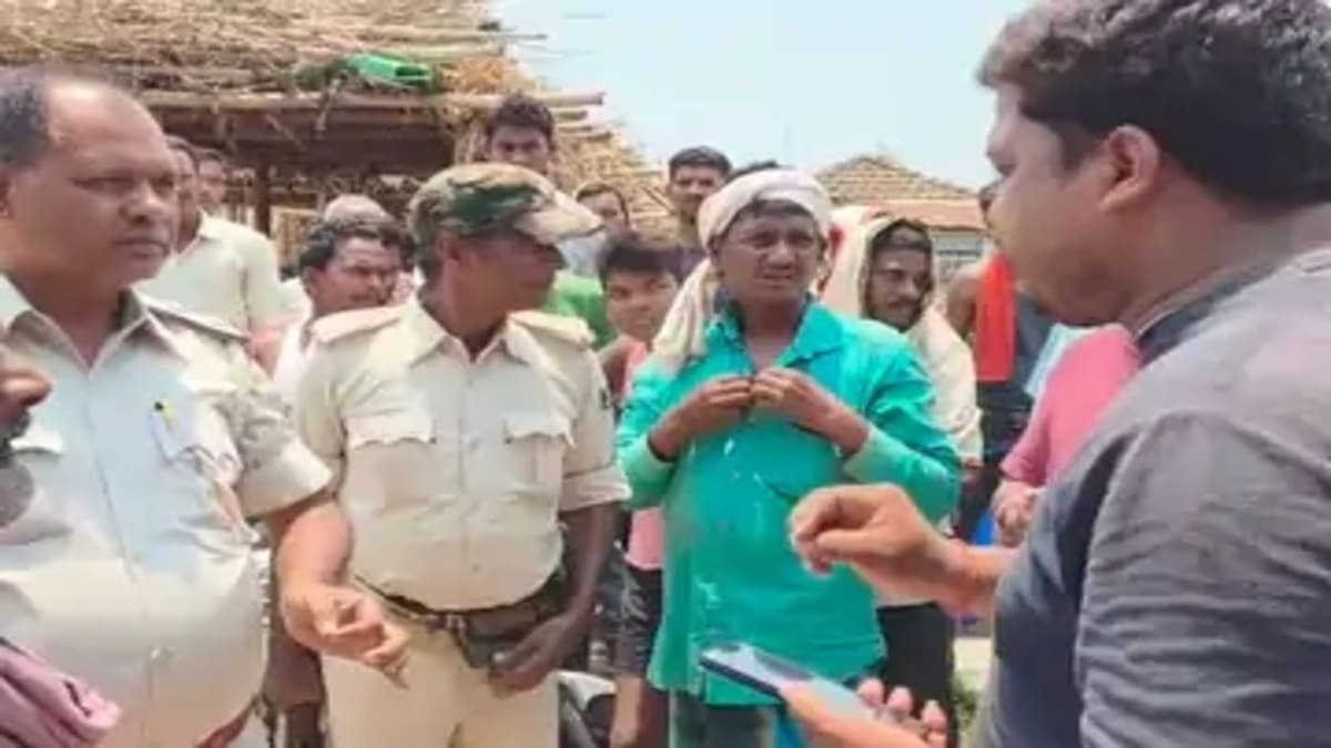 कटिहार में खूनी रंजिश: वार्ड सदस्य ने मुखिया पर कुल्हाड़ी से किया जानलेवा हमला, मुख्य आरोपी बबलू मंडल गिरफ्तार