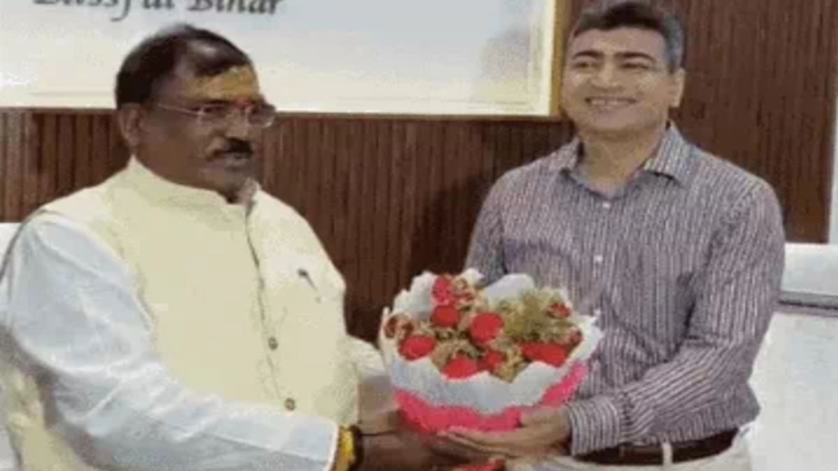 ​एक्शन मोड में बिहार के नए मंत्री, सचिवालय पहुंचकर पदभार ग्रहण करने का सिलसिला शुरू, केदार गुप्ता बोले- गरीबनाथ धाम का होगा कायाकल्प