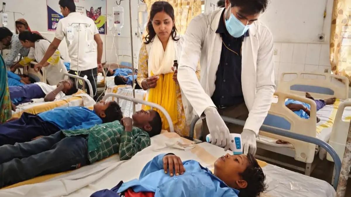 महिषी के बाद सौर बाजार के स्कूल में बिगड़ी बच्चों की तबीयत, DM बोले- ‘बीमारी कम, अफवाह ज्यादा’