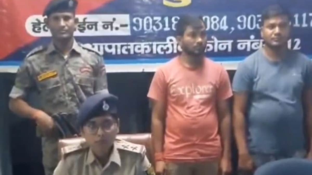 चोरी के आरोप में युवक को चापाकल से बांधकर पीटा, शिक्षक की ‘तालिबानी’ करतूत का वीडियो वायरल