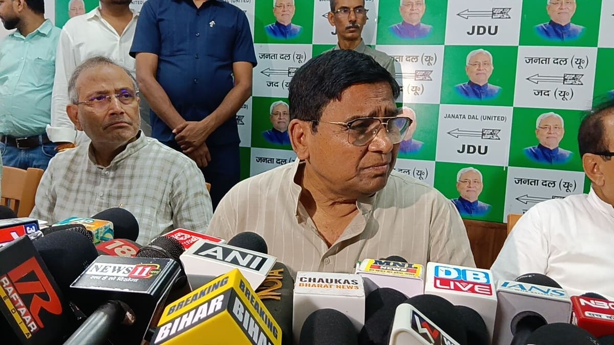 मंत्री दामोदर रावत ने दी बिहार को सौगात: इलेक्ट्रिक गाड़ी खरीदें और बचाएं लाखों, पेट्रोल-डीजल की निर्भरता होगी खत्म