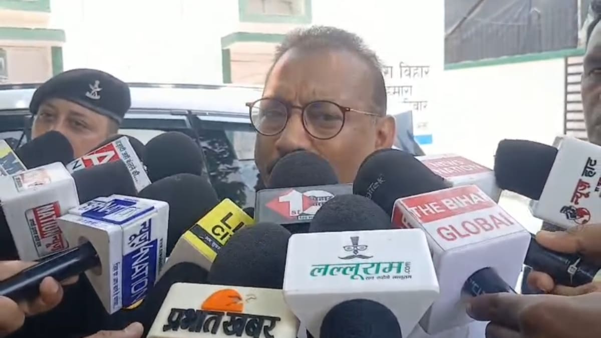 PM मोदी की अपील का बड़ा असर: पटना की सड़कों पर अब काफिला छोड़ ‘एक ही गाड़ी’ में दिखे मंत्री अशोक चौधरी