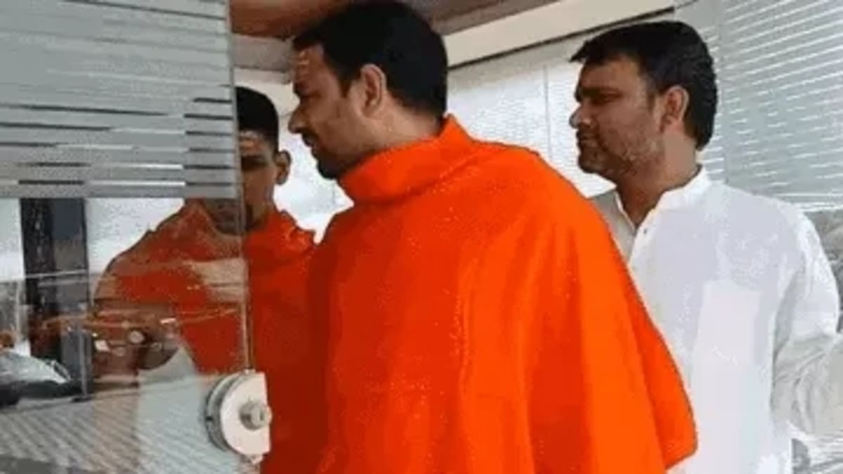 गयाजी में ‘संत’ अवतार में दिखे तेजप्रताप: वेब सीरीज की शूटिंग के बीच सीएम को दी नसीहत