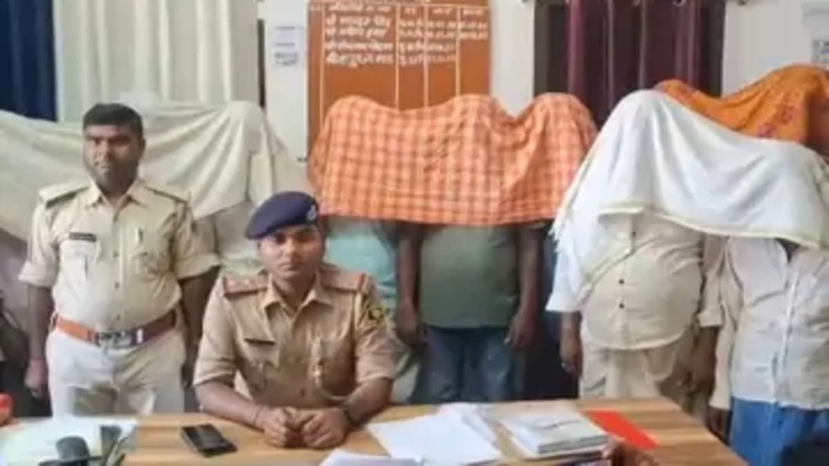 मामूली विवाद को लेकर दो गुटों में मारपीट, छत से पत्थरबाजी में 3 घायल, झड़प मामले में 14 गिरफ्तार