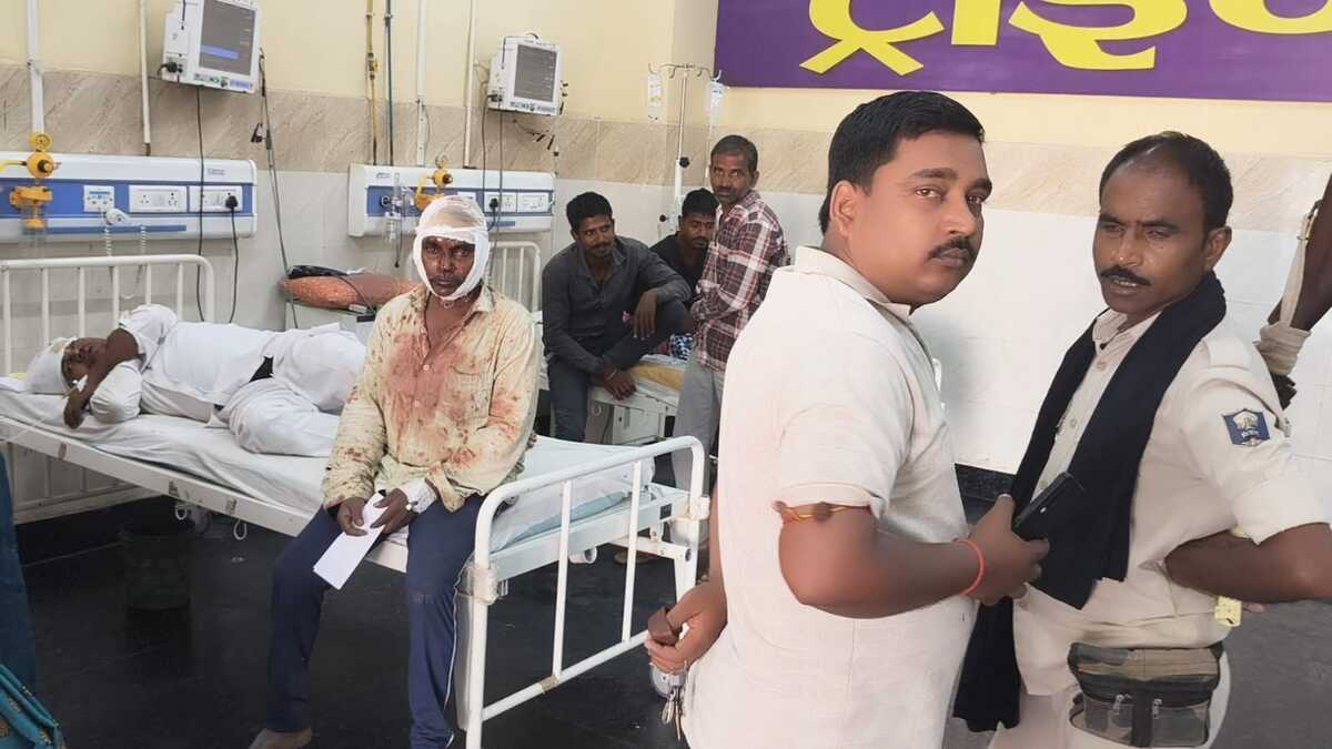भोज में हंसी-मजाक के बाद खूनी संघर्ष: युवक की पीट-पीटकर हत्या, पूरे परिवार को लहूलुहान कर भागे हमलावर, कई लोग जख्मी
