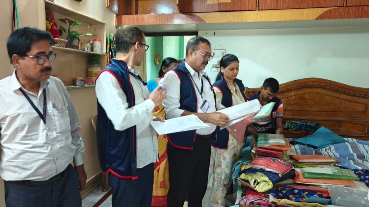 आय से अधिक मामले में EOW की बड़ी कार्रवाई: झाझा के कार्यपालक अभियंता गोपाल कुमार के 4 ठिकानों पर छापेमारी