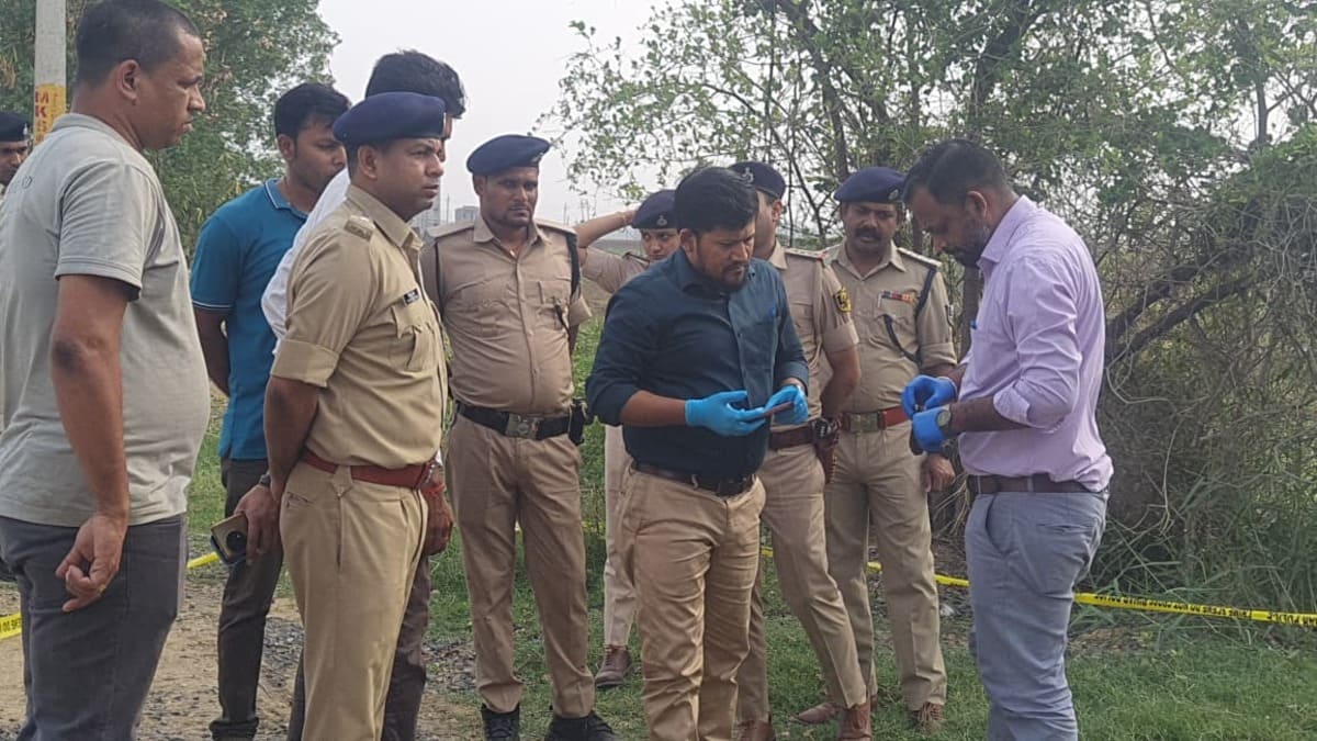 दिनदहाड़े सिक्योरिटी वैन लूटने वालों का पुलिस ने किया ‘हाफ एनकाउंटर’, मुख्य आरोपी ढेर, चार साथी गिरफ्तार