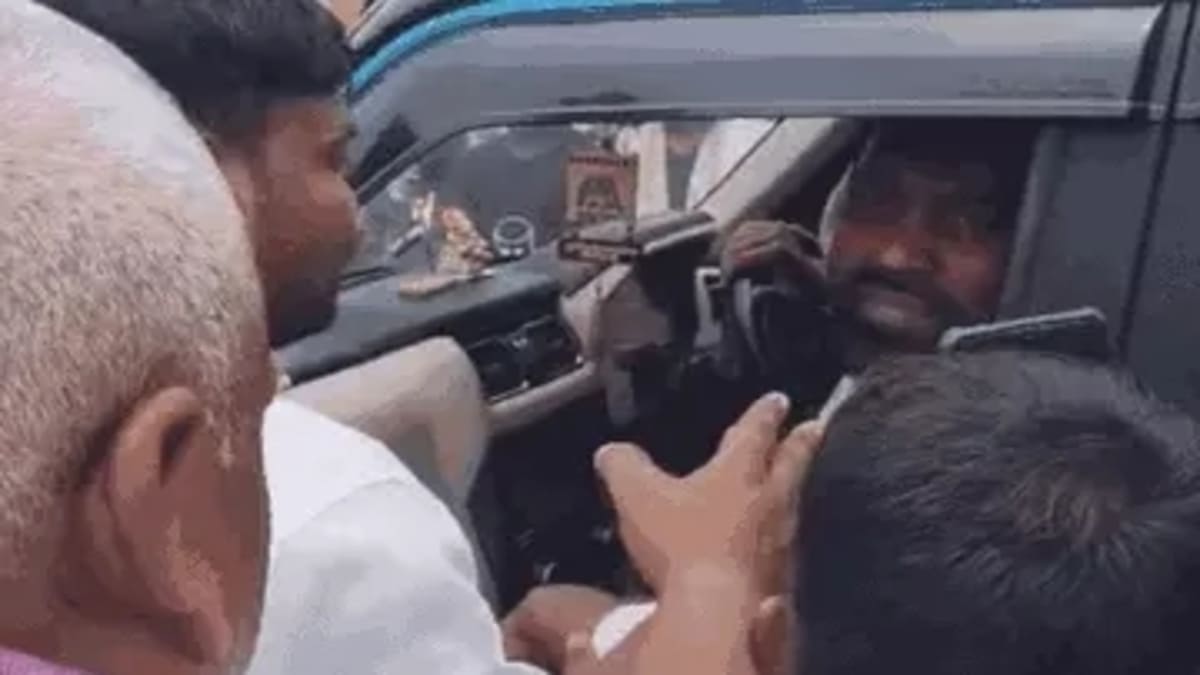 भागलपुर में कटाव से नाराज लोगों ने लोजपा विधायक को घेरा, बेगूसराय में 15 गाड़ियों के काफिले से पहुंचे मंत्री