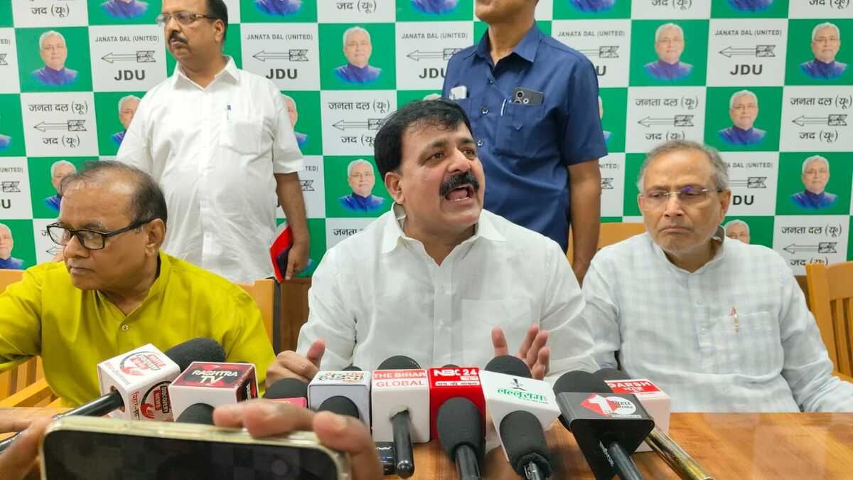 यह सरकार को बदनाम करने की साजिश: सीएम के आवास के पास शराब मिलने पर मंत्री जमा खान का पलटवार