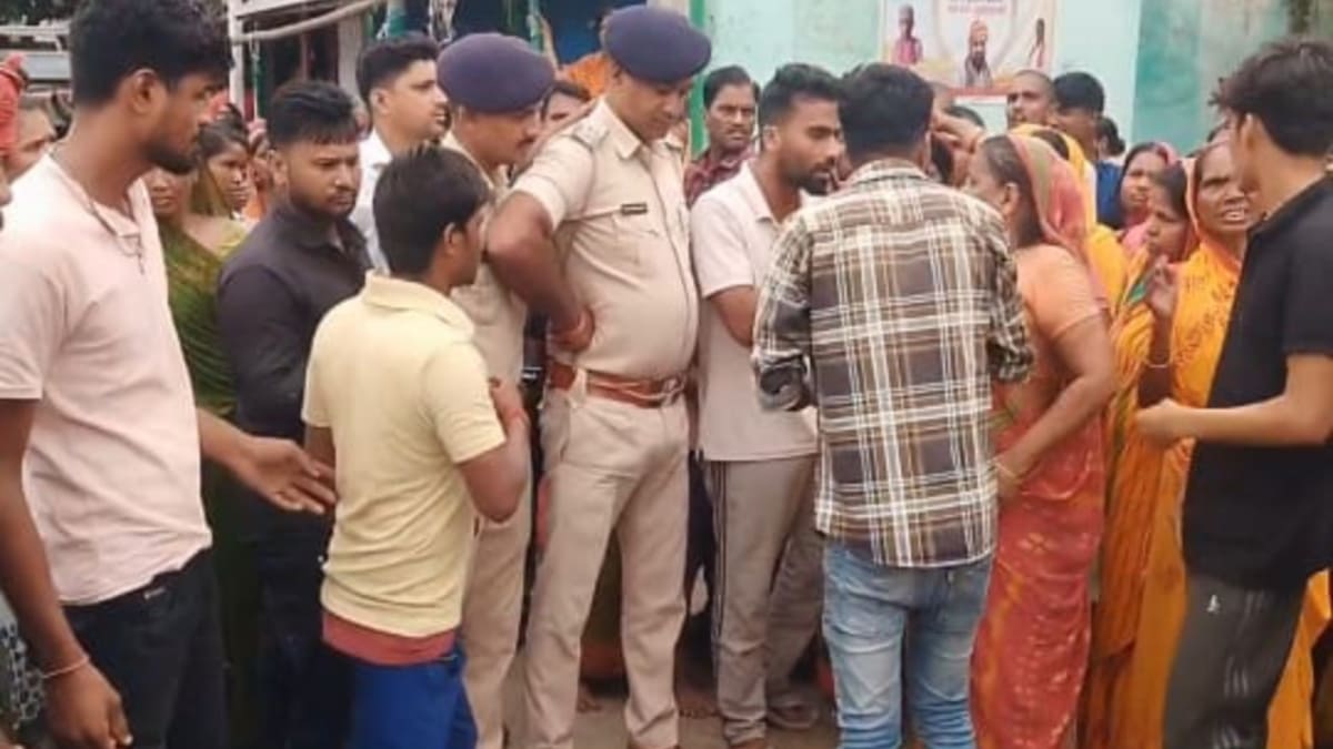 ​सहरसा में तेज रफ्तार पिकअप ने ली 17 वर्षीय किशोर की जान, मुआवजे की मांग पर 4 घंटे तक जाम रहा मुख्य मार्ग