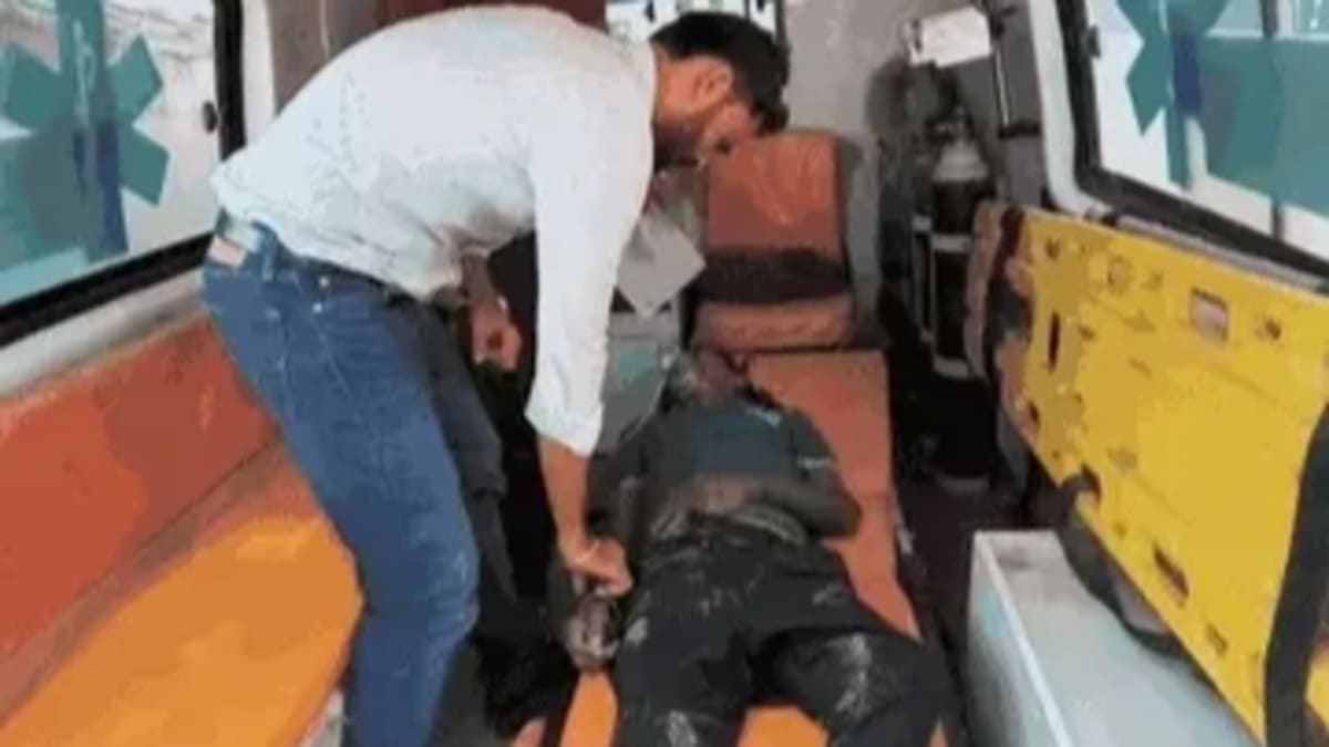 ​मरंची PHC में मानवता शर्मसार: बेहोश मरीज एक घंटे तक तड़पता रहा, डॉक्टरों ने नहीं ली सुध
