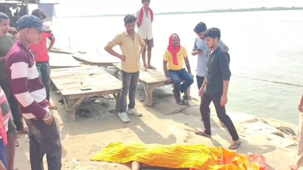 अजगैबीनाथ घाट पर गंगा स्नान के दौरान डूबा युवक, दो घंटे की मशक्कत के बाद SDRF ने निकाला शव
