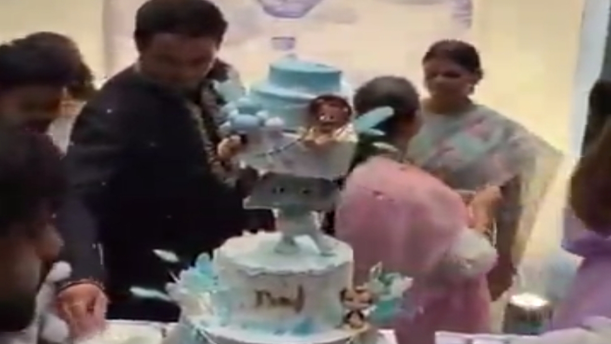 इराज का पहला जन्मदिन: दादा लालू की मौजूदगी में रागिनी विला में गूंजीं खुशियां, रोहिणी रहीं नदारद