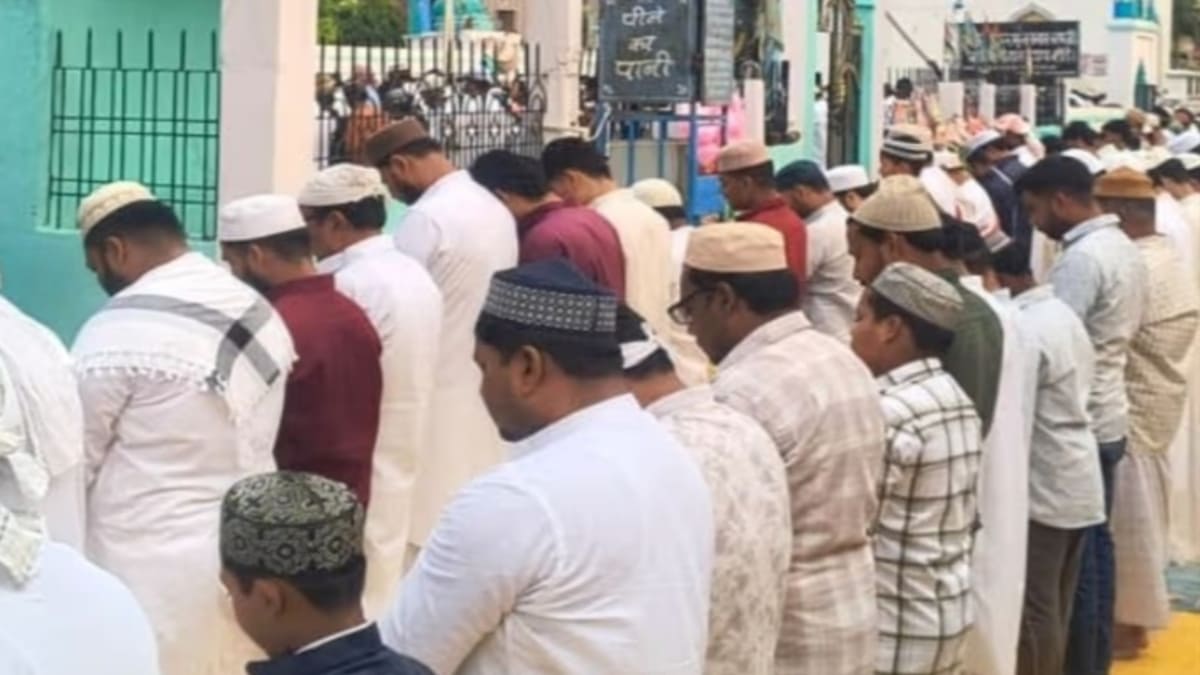 गोपालगंज में अकीदत और उल्लास के साथ मनाया गया बकरीद का त्योहार, मस्जिदों और ईदगाहों में अमन-चैन की मांगी गई दुआ