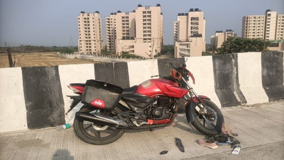 ​श्राद्ध में शामिल होने जा रहे परिवार पर टूटा दुखों का पहाड़: सड़क हादसे में मासूम की मौत, तीन गंभीर