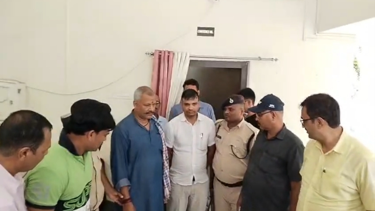 ​बेगूसराय में रिश्वतखोरी का भंडाफोड़: 6000 घूस लेते लिपिक और एजेंट गिरफ्तार