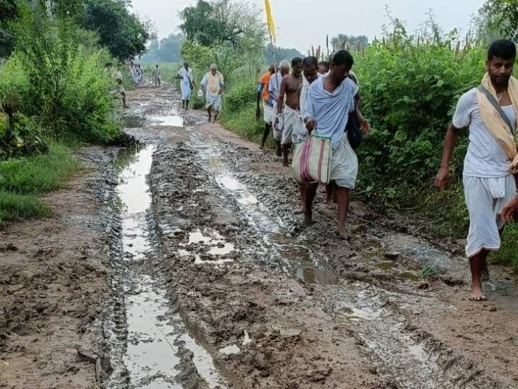 ब्रज परिक्रमा मार्ग बदहाल: लाखों श्रद्धालुओं को जर्जर रास्तों पर करनी होगी यात्रा