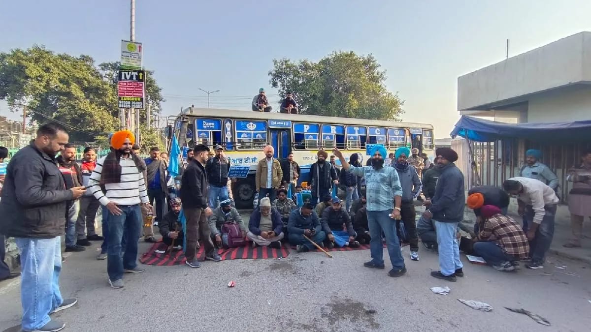 पंजाब रोडवेज, पनबस और PRTC कॉन्ट्रैक्ट वर्कर्स यूनियन ने दी चेतावनी, किया बड़ा धरना प्रदर्शन
