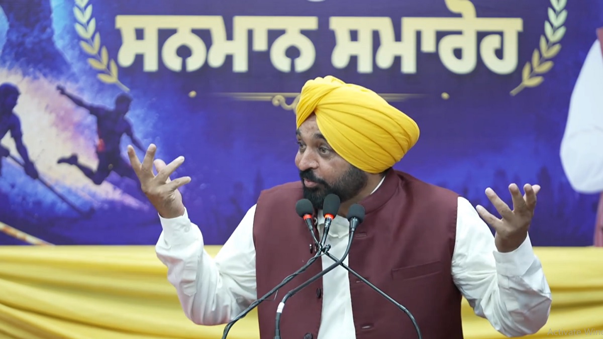 भगवंत मान ने खिलाड़ियों को बांटे 45 करोड़ रुपये, 1 नवंबर को होगा भारत-पाकिस्तान हॉकी मुकाबला
