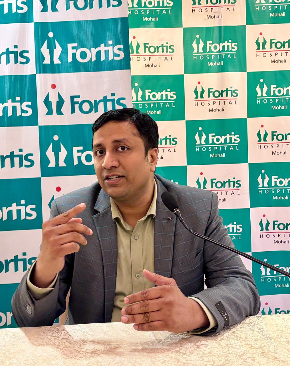 फोर्टिस मोहाली में रोबोटिक सर्जरी से जटिल कैंसर मामलों का सफल इलाज
